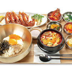 カンジャンセウ純豆腐チゲパプサン定食の写真