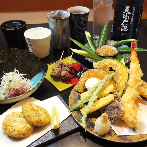 香り際立つ究極のお蕎麦。そして厳選素材を使ったこだわりの逸品をお酒とともに…