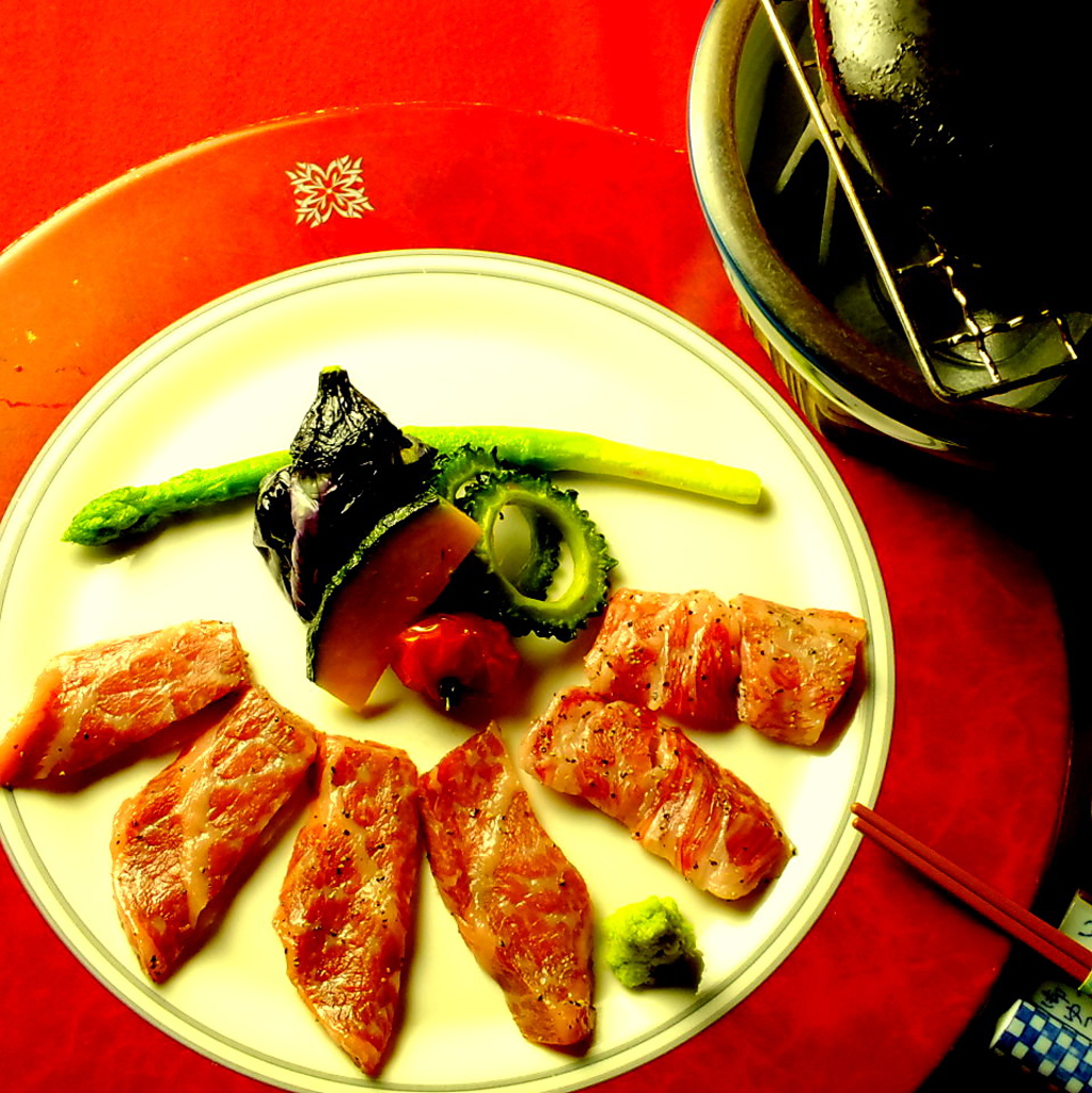 仙台和牛を贅沢に石焼で堪能。是非一度ご賞味下さい！