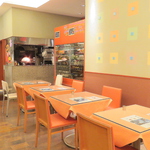 広々開放的な店内!!ランチやディナーなどお客様に素敵な時間をお過ごしいただけるような空間づくり♪