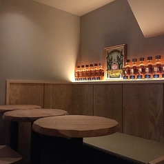 当店は【和】をイメージしております。テーブル席には畳のお席をご用意してます。落ち着いた雰囲気で、どのシーンにも合わせてお使いください。こだわりの空間でより良いひと時をお過ごしください。