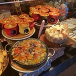 アヒージョも食べ放題！バケットやピザの生地をオイルに付けても美味しいです！