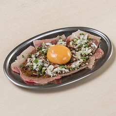 近江牛モモ炙りラーユッケ