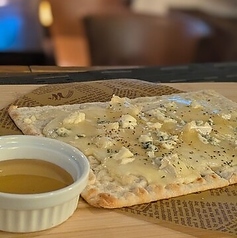 3種のチーズ＆ハニーピザ &nbsp;Sサイズ/ Lサイズ