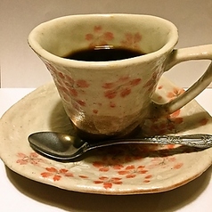 豆から挽いたこだわりのカフェドリンクはいかがですか？ランチ中はもちろん飲み放題でも楽しめます！