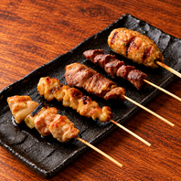 【備長炭で芳ばしく焼き上げる】職人手打ちの絶品焼き鳥