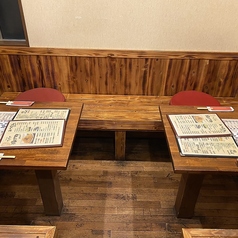 ２名様テーブルもご用意しております。