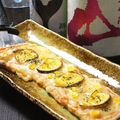 料理メニュー写真 明太子とじゃが芋のピザ/ツナマヨと生ハムのピザ/長芋としらすの梅風味ピザ
