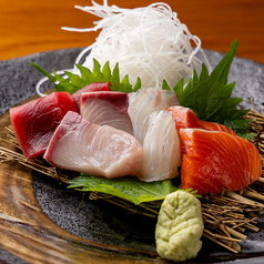 ☆お造里盛り合わせ　刺身醤油・九州甘醤油