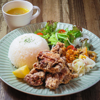 キーマカレー＆本日のランチプレートが大人気！