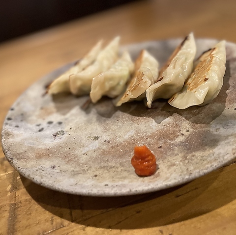 六甲駅 徒歩3分◆拘りの鶏料理と四季折々の一品を堪能できるお店。女子会・デートに◎