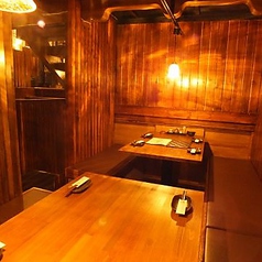 １２名様～２０名様の個室もご用意！甚家吉祥寺店での歓送迎会、宴会は当店で決まり！プライベートの気の知れた仲間との宴会にぴったりな個室です！宴会シーズンは早めのご予約をお待ちしております。