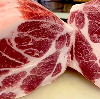 こだわりのお肉で提供される数々の肉料理