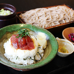 お蕎麦、讃岐うどんの子丼セットもございます♪