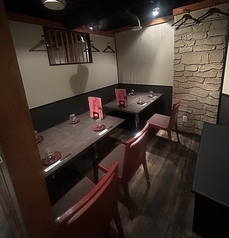 テーブルフロア ４名卓×３　１２名様よりテーブル席貸切も