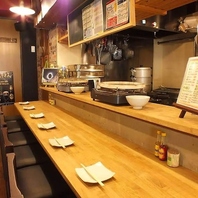 目の前で調理が見える特等席！お一人様も歓迎