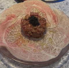 黒毛和牛ユッケ デュオ～薄紅と漆黒の饗宴～