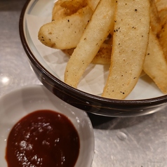 皮付きポテトフライ