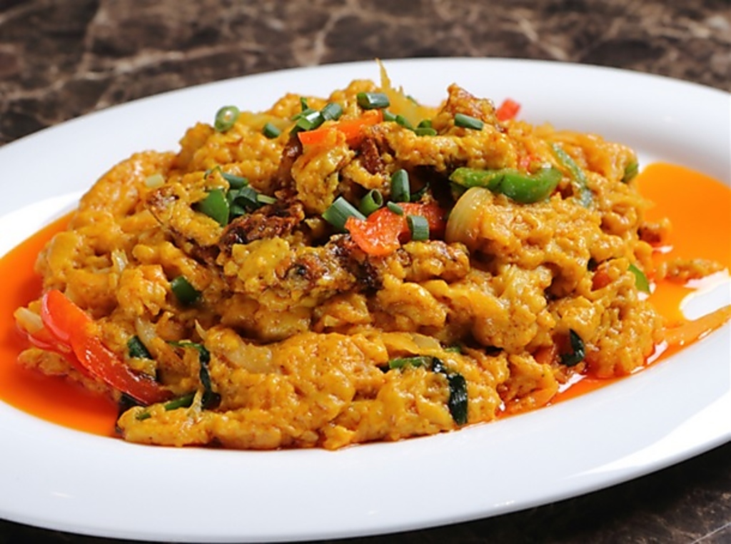 プーニンパッポンカリー（ふわとろ卵のカニカレー）