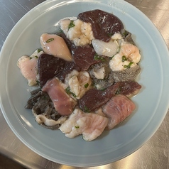 新鮮ホルモン盛り合わせ