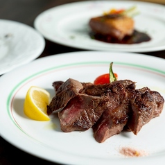 種類豊富な料理を取り揃えております。