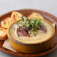 厚切り牛タン　ガーリックバター アヒージョ