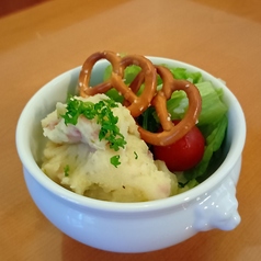 欧風ポテトサラダ（Kartoffelsalat）