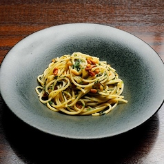 大葉、松の実、アンチョビのスパゲッティ