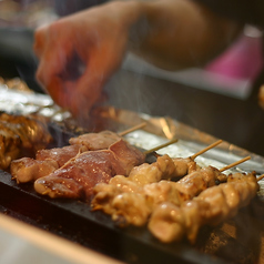 自慢の炭火焼鳥をご提供◆