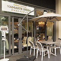 開放的で優雅に楽しめるテラス席のご用意ございます♪