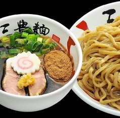 黒濃厚魚介つけ麺