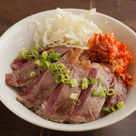 〆やお食事にも◎こだわりの特製どんぶり