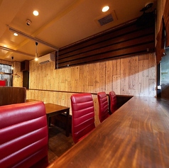 《カウンター4席》おひとり様でのサク飲み、お連れ様との2軒目利用、パートナーとのお食事デートなど様々なシーンに人気のお席です。