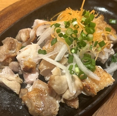 地鶏の一枚鉄板焼き