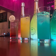 お一人様も団体様も。思い思いにお酒とくつろげるBAR