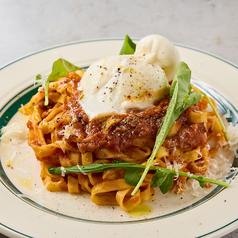 ブッラータチーズのボロネーゼ