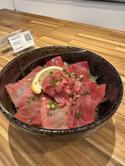 本マグロの海鮮丼