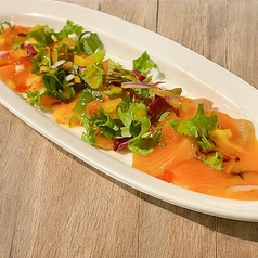 サーモンの卵黄カルパッチョ