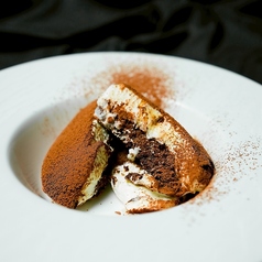 札幌・狸小路に誕生した【メリメロ軒】