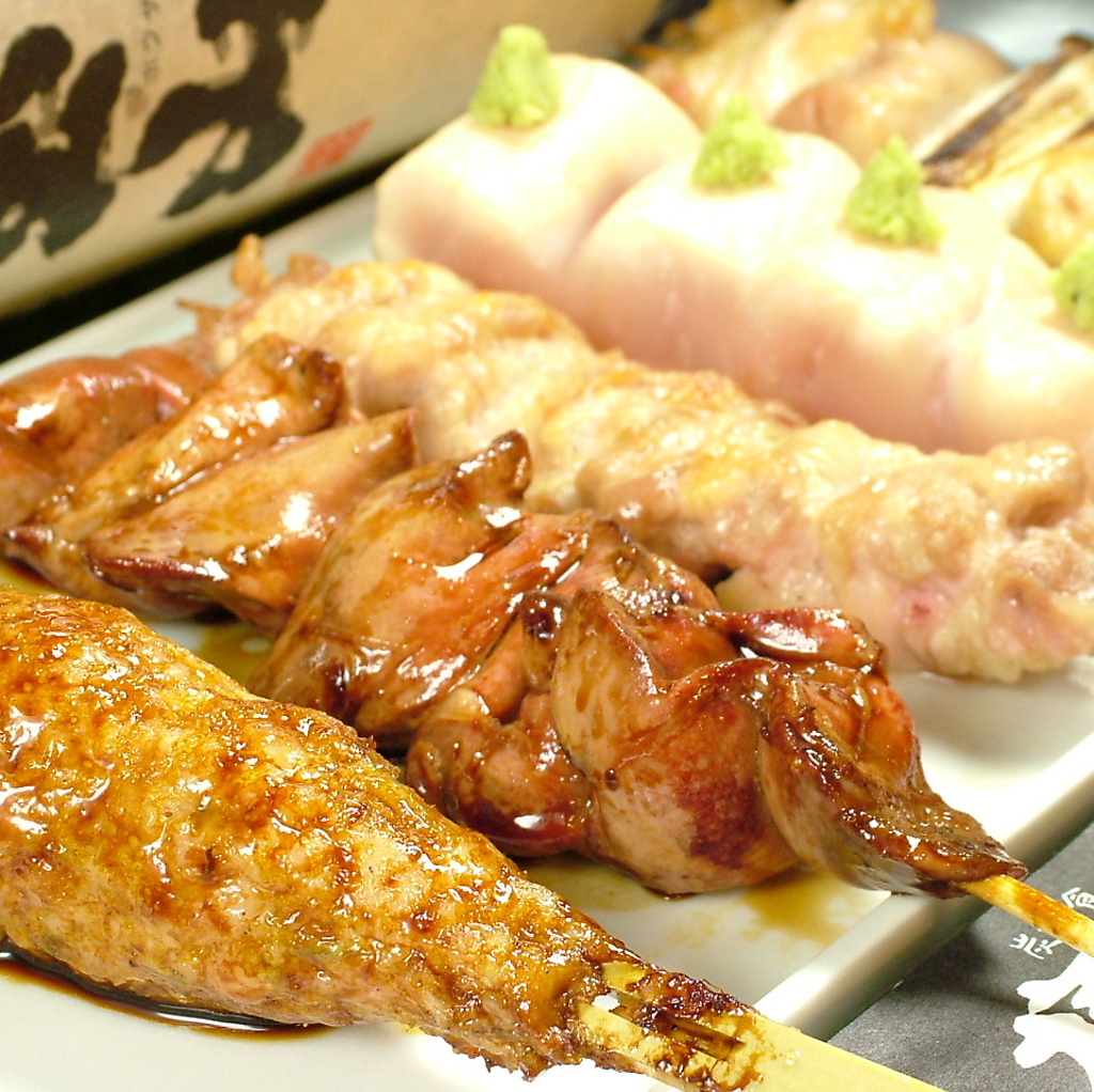 【自慢の焼鳥】備長炭でじっくり焼き上げた絶品串焼きの数々!!白レバーは特にオススメです。