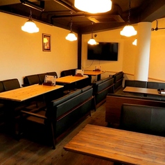 女子会や記念日に◎ゆったり寛げるソファー席