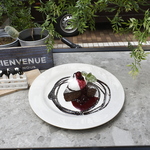 ケーキやクロッフルなどデザートも数多くご準備♪食後にお楽しみください！