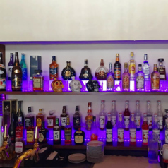 カクテル豊富で誰でも楽しめるバラエティ