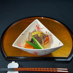 馬ほほ肉煮込み