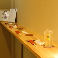 カジュアルな一杯を楽しめる立ち飲みスペース