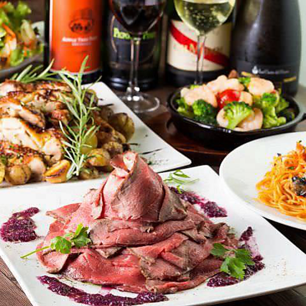 話題の肉バルが登場！特選ローストビーフのボリュームが自慢！食べ応えは最高です。