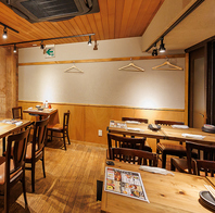 団体様の宴会も可能なテーブル席