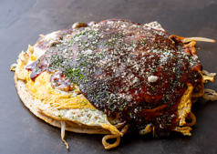 お昼は選べるお得なセットがおススメ◎お好み、焼きそば、オムそば、などお好きなのをお選びいただけますの写真