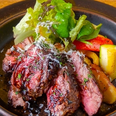 牛ハラミと野菜の炭焼きタリアータ