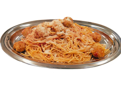 『肉とパスタと酒』の魅力は、なんといってもその圧倒的なボリューム!